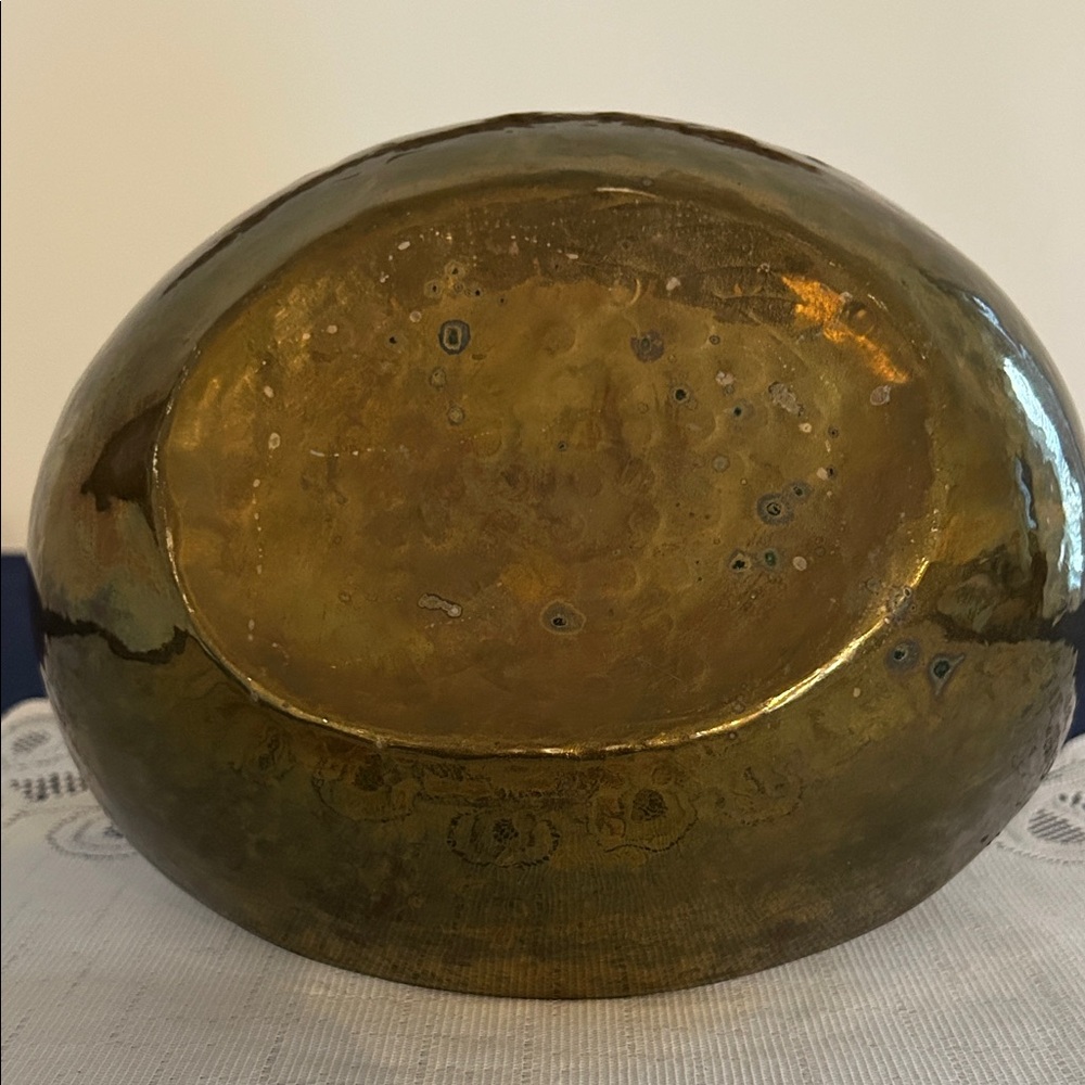 Vintage MCM Brutalist Hammered Brass Basket rare find! - Picture 5 of 8